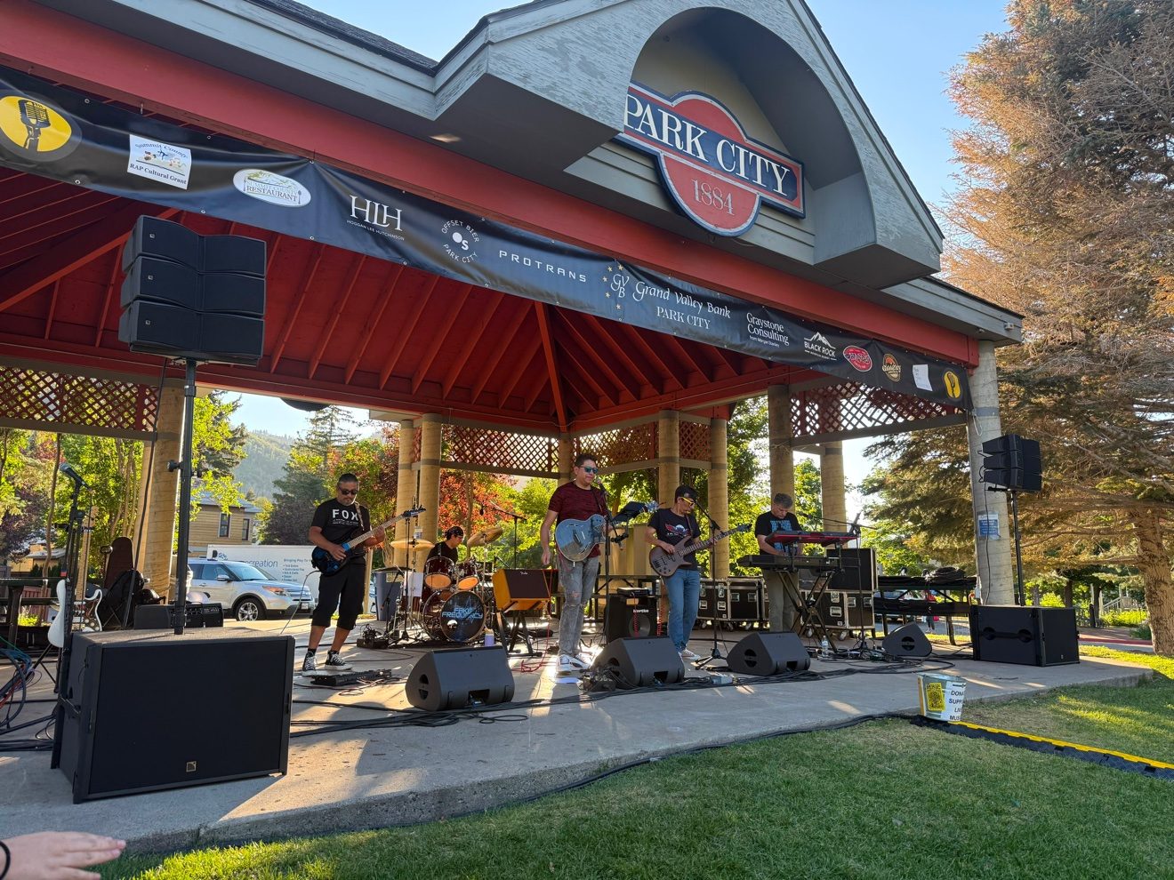 Fake Frequency en vivo — Park City